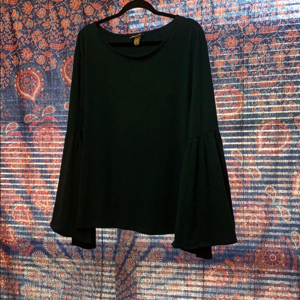Ava and Viv bell sleeve blouse